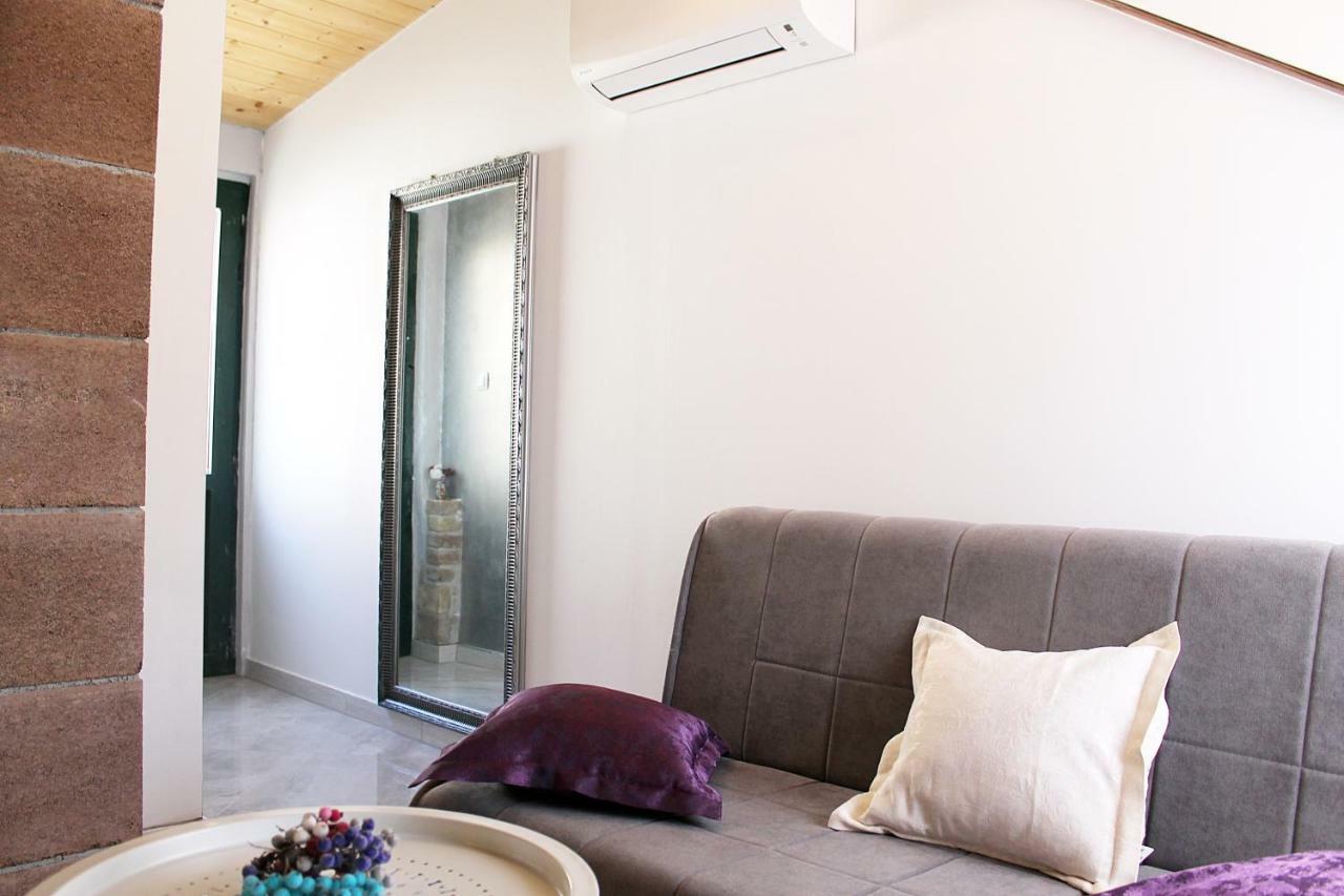 Apartments D&N Vis Luaran gambar