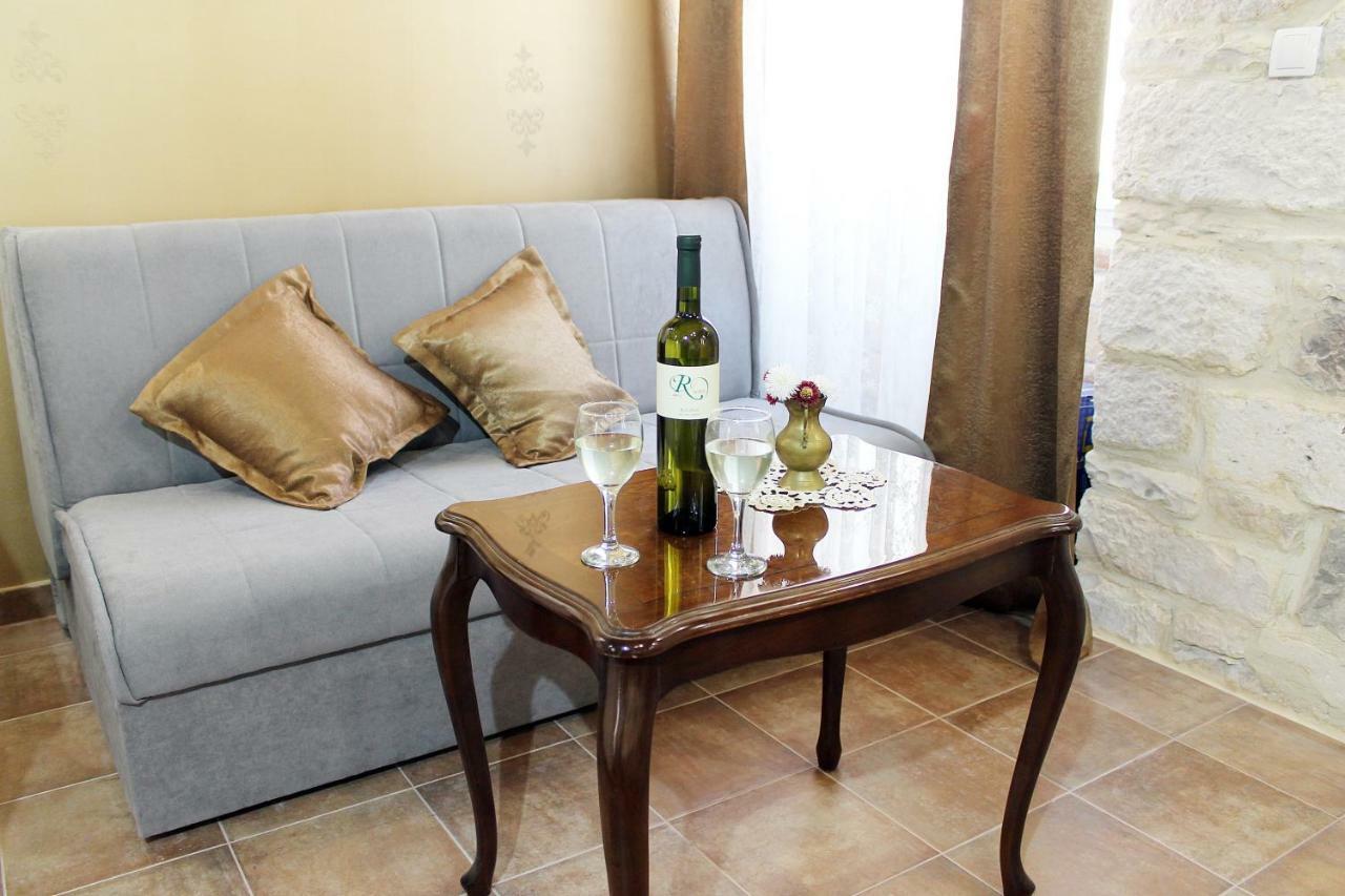 Apartments D&N Vis Luaran gambar