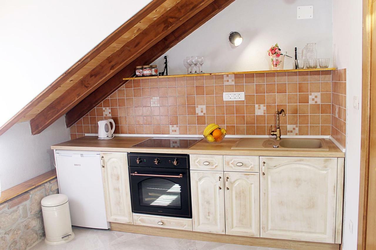 Apartments D&N Vis Luaran gambar