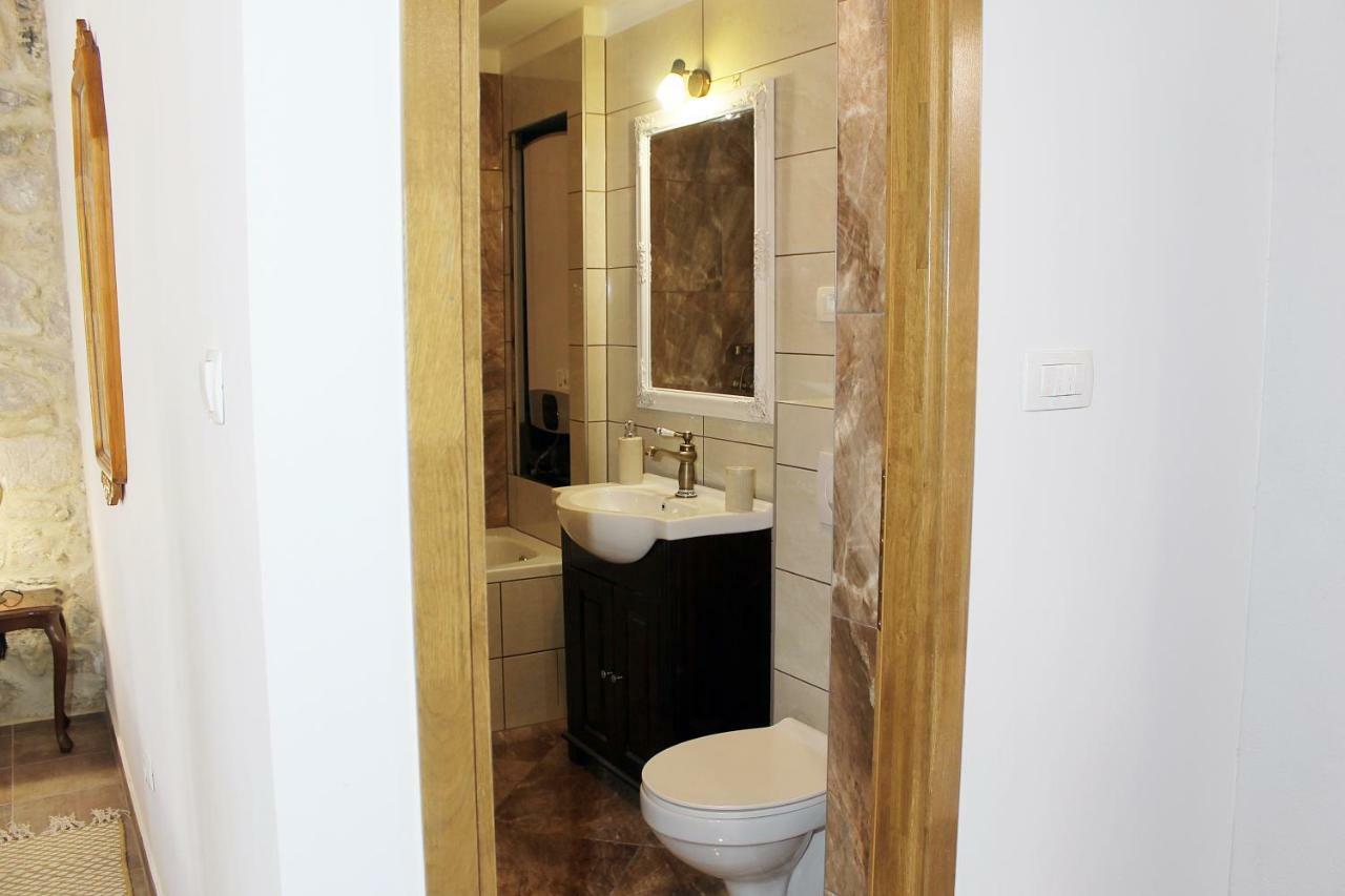 Apartments D&N Vis Luaran gambar