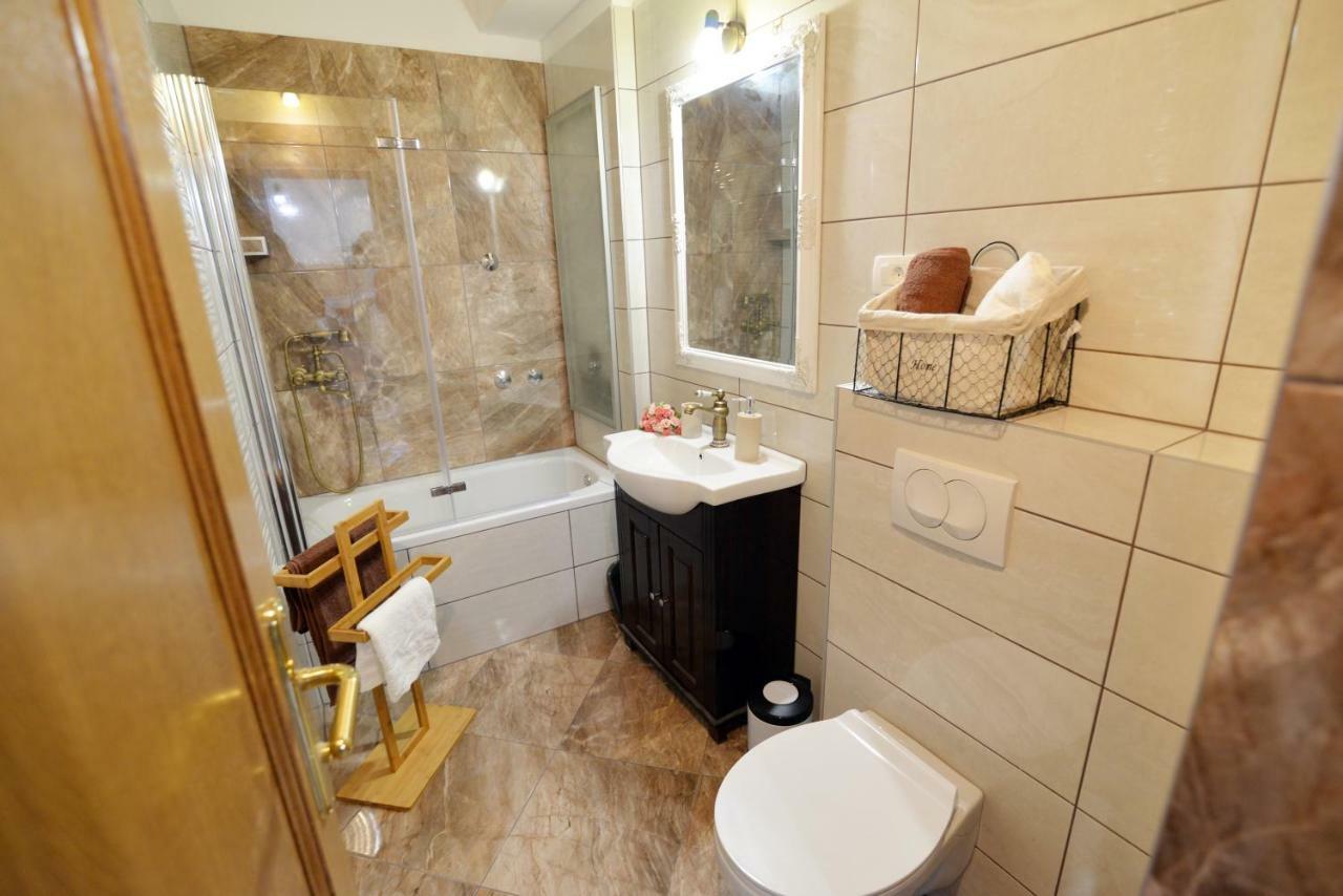 Apartments D&N Vis Luaran gambar