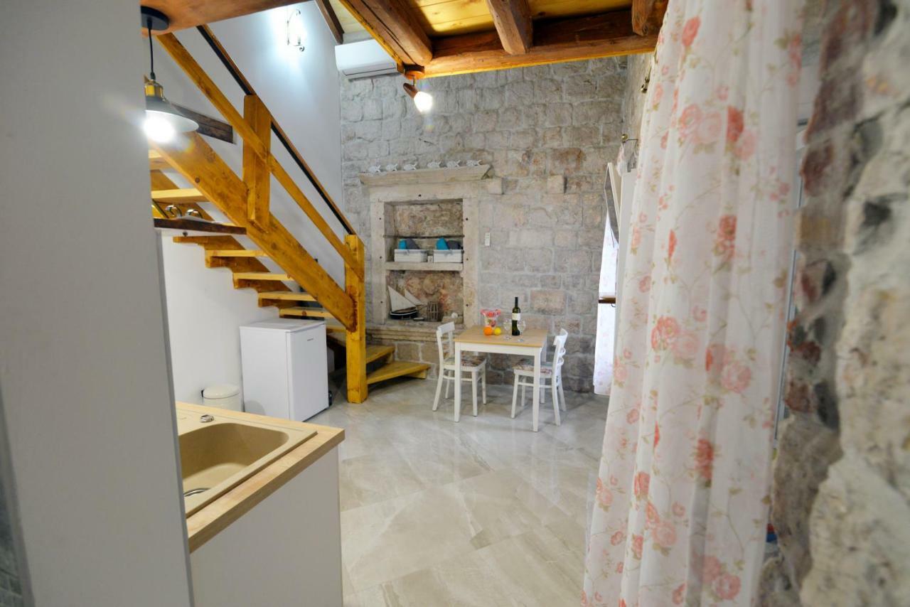 Apartments D&N Vis Luaran gambar