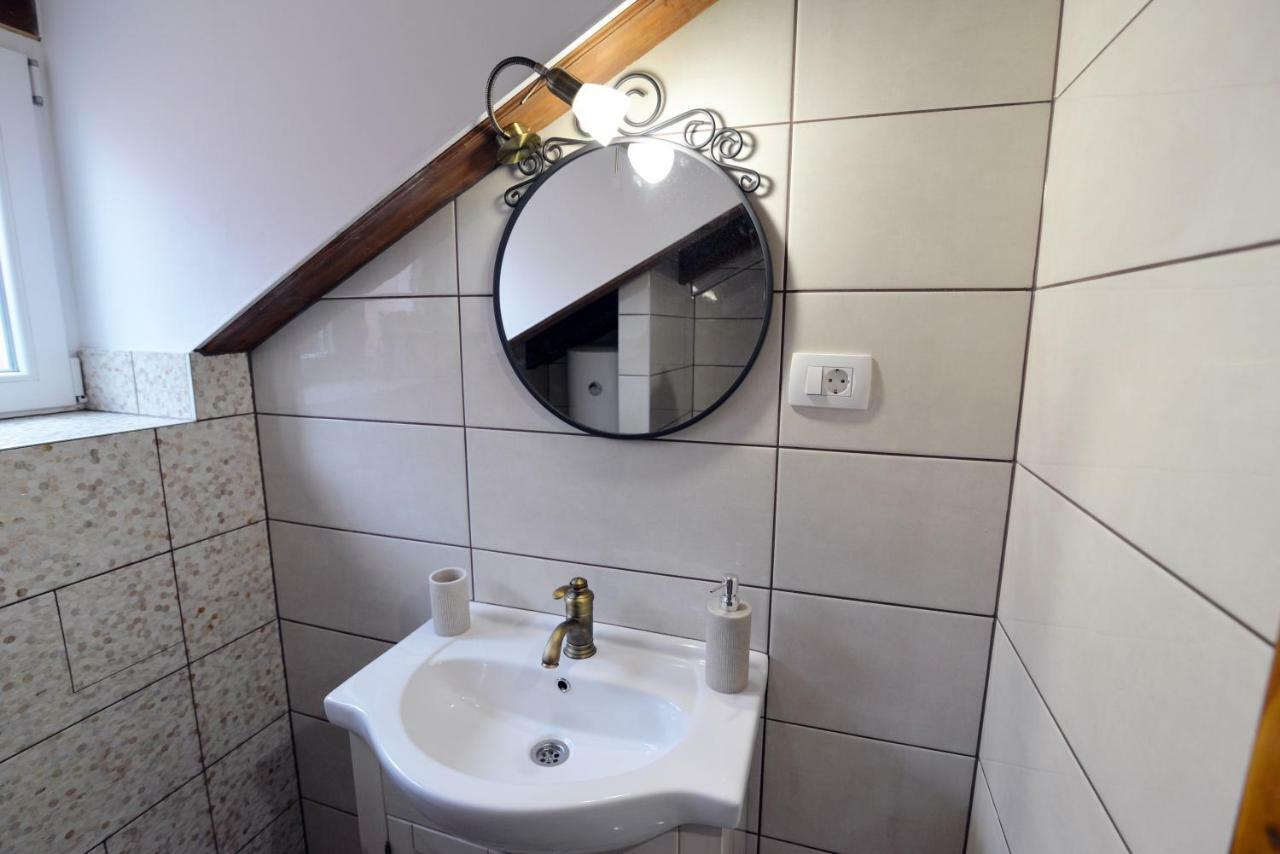 Apartments D&N Vis Luaran gambar